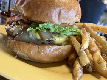 Oscar's Pub & Grill photo