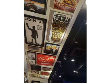 Red Robin Gourmet Burgers and Brews photo