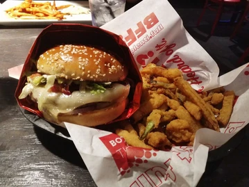 Red Robin Gourmet Burgers and Brews photo