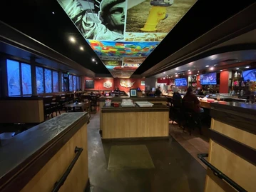 Red Robin Gourmet Burgers and Brews photo