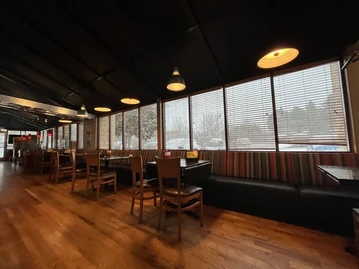 Red Robin Gourmet Burgers and Brews photo